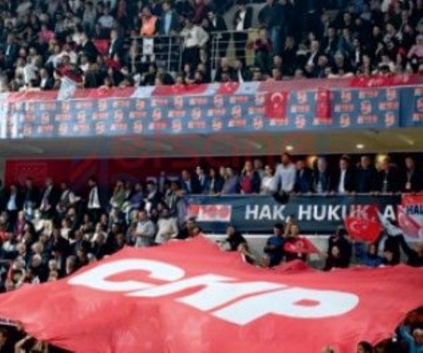 CHP Büyük Bayraklar