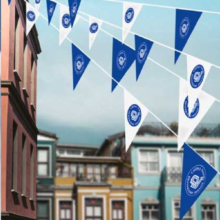 Drapeaux Triangulaires Suspendus